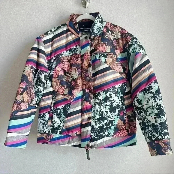FP Movement Women's Bunny Slope Printed Puffer Jacket‎ Size M NWOT - Picture 5 of 16